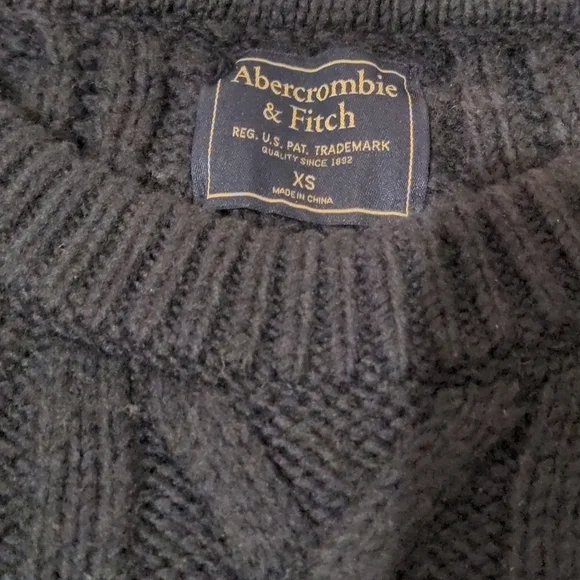 A&F Cable Crew Sweater - Picture 3 of 4
